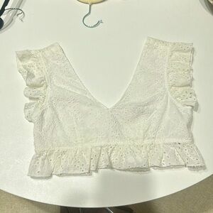 Pull&Bear Eyelet Lace Crop Top